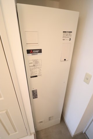 拡大写真:レジスコート東難波1 2階302の玄関