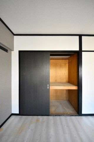 拡大写真:ラポールハルナ 3階302の収納