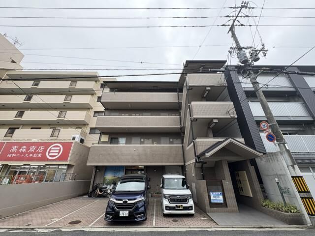 蓮花ビルの外観