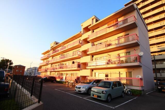 岩倉ビルの外観