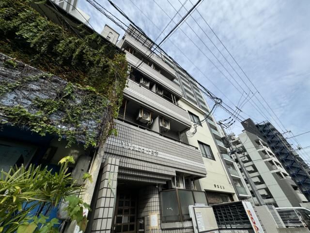 Y.Y BLDG十日市の外観