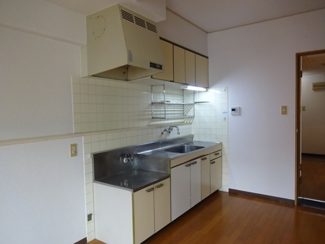 拡大写真:ウィンディア本川 7階704のキッチン