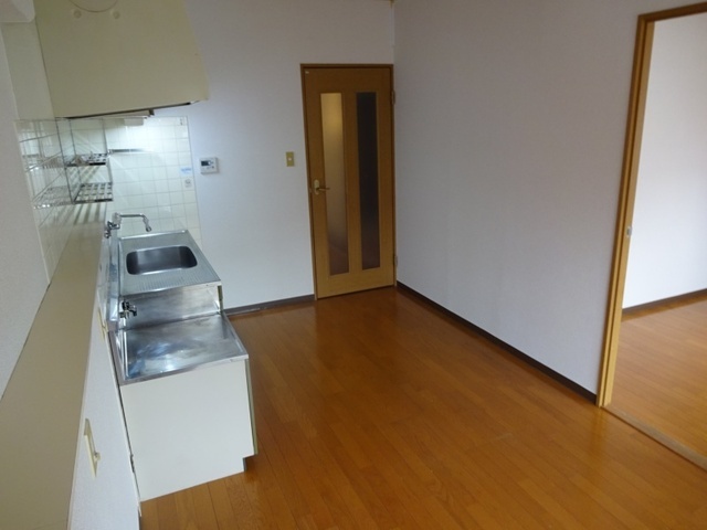 拡大写真:ウィンディア本川 7階704の居間