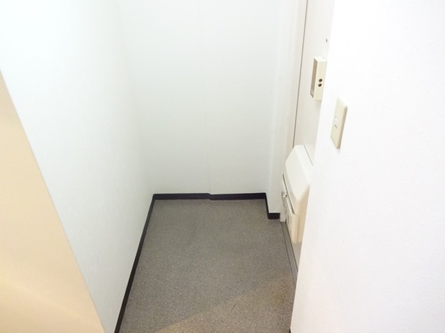 拡大写真:ウィンディア本川 7階704の玄関