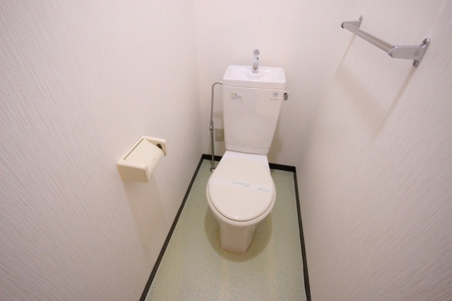 拡大写真:広島市中区幟町 3階302のトイレ