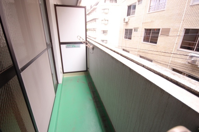 拡大写真:広島市中区幟町 3階302のベランダ