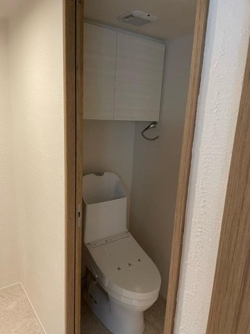 拡大写真:アイレスト袋町 3階303のトイレ
