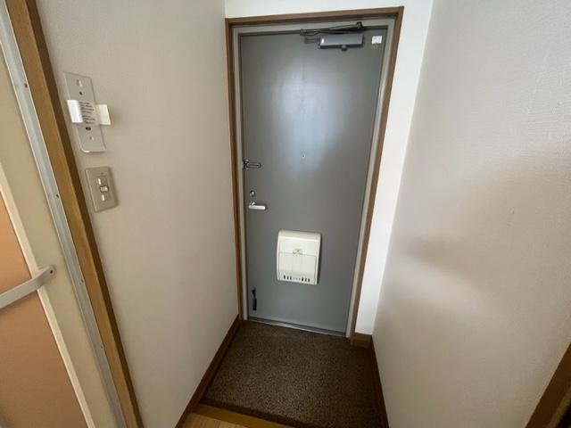 拡大写真:Kハウス 3階303の玄関