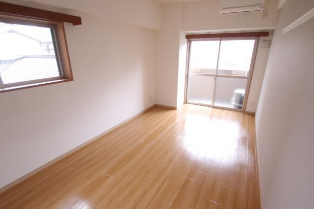 拡大写真:GRACE PARK CITY 6階604の居間