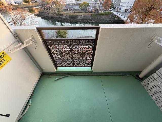 拡大写真:サンリバー新宅 5階503のバルコニー