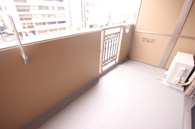 拡大写真:広島市中区宝町 7階702のバルコニー