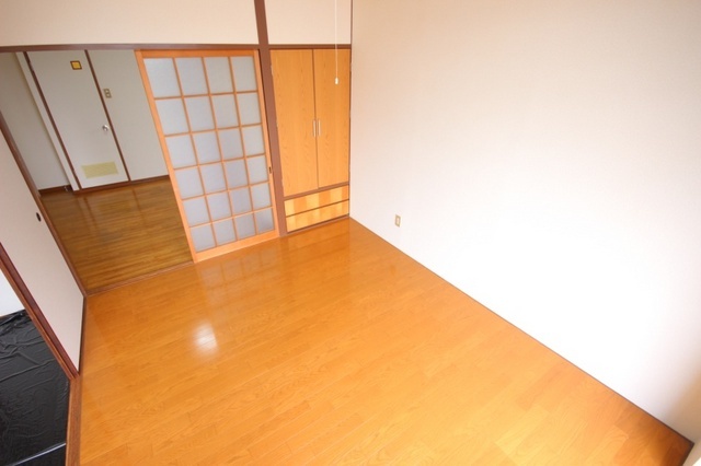 拡大写真:Kビル 4階401の居間