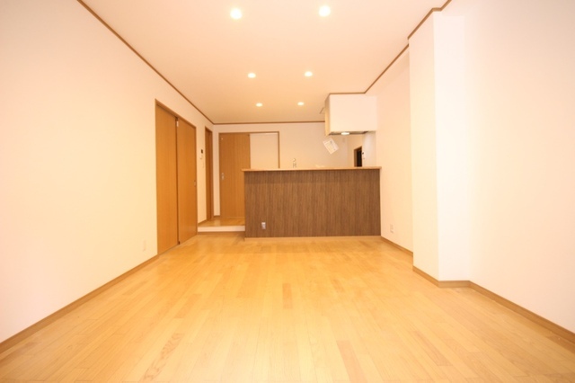 拡大写真:Pine Horse1 2階201の居間