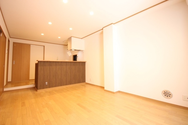 拡大写真:Pine Horse1 2階201の居間