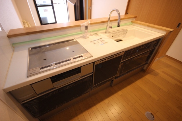 拡大写真:Pine Horse1 2階201のキッチン