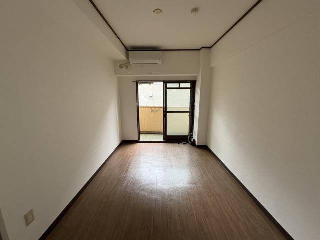 拡大写真：月森大手町ビル 3階304の居間