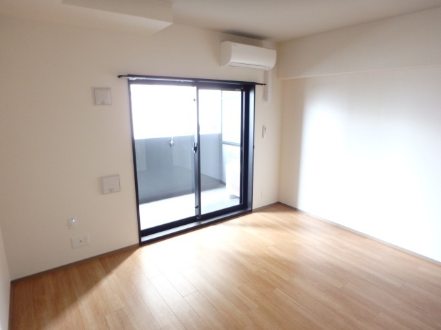 拡大写真:広島市西区南観音3丁目 8階804の居間