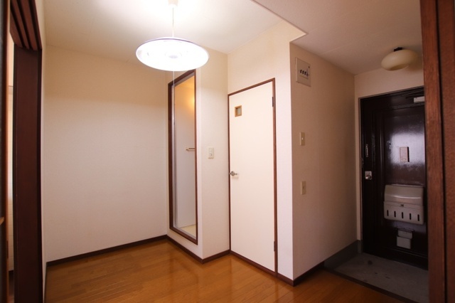 拡大写真:西川ビル 2階202の居間