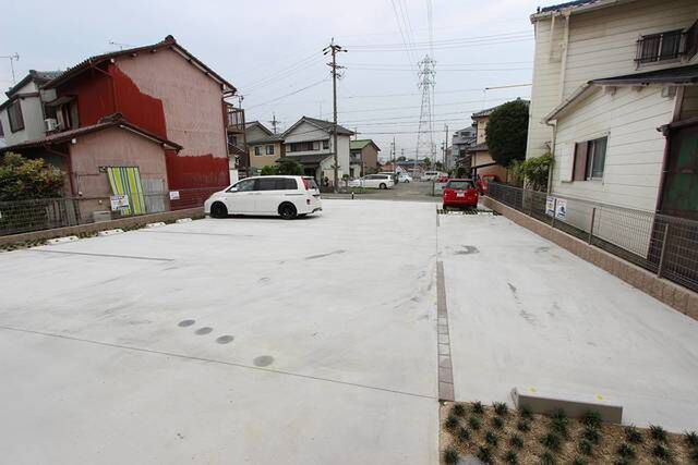 拡大写真:ディアコートKⅡ 3階00301の駐車場があるので、車を買う予定の方も安心です
