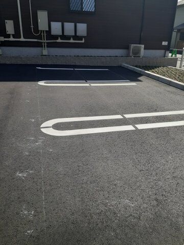 拡大写真:フラワーヨコスカ 2階203の駐車場があります