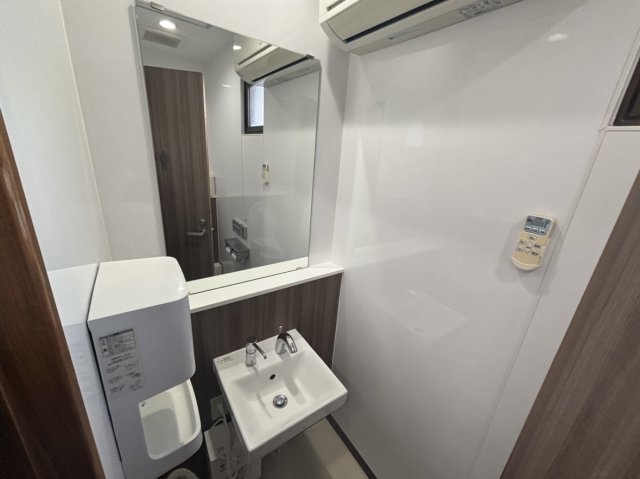 拡大写真:TYG第2泉町ビル 4ABのゆったりとした空間のトイレです