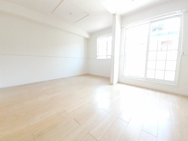 拡大写真：メルシェ 2階202のおしゃれなリビングです