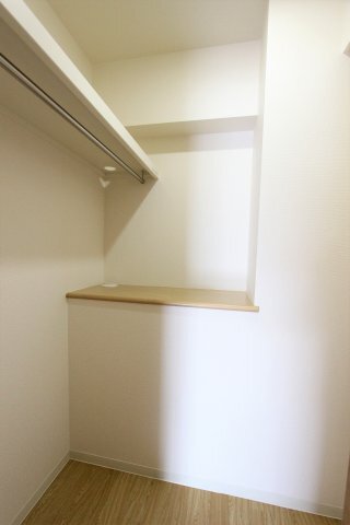 拡大写真:ファミール大津Ⅲ 3階00301の収納のためのスペースです