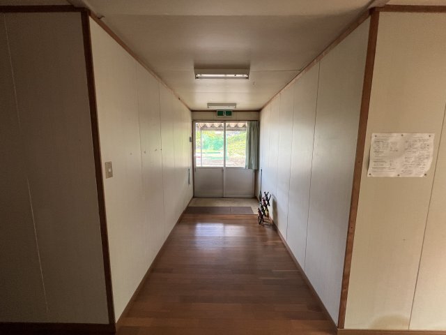 拡大写真:上石津町事務所 1階1の玄関