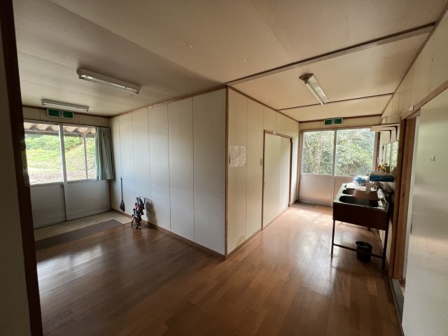 拡大写真:上石津町事務所 1階1の1階事務所