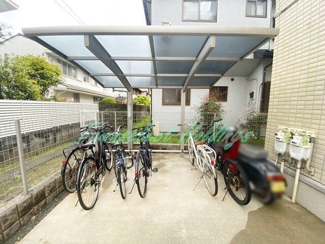 拡大写真:逗子サイト 1階103の駐輪スペースあり♪