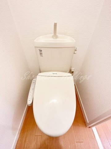 拡大写真:ゆうなぎ荘 1階102のウォシュレット付き