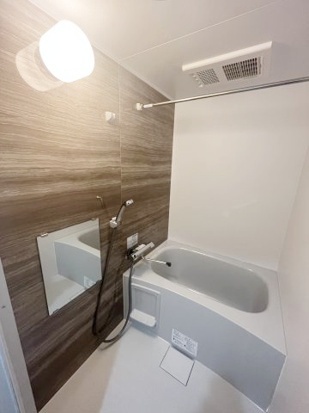 拡大写真:Villa Minette 1階102の嬉しい風呂トイレ別