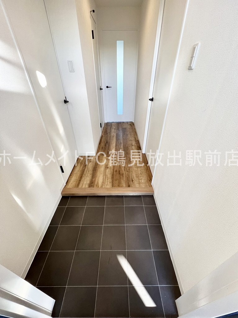 拡大写真:東大阪市稲田上町2丁目 7階705の玄関
