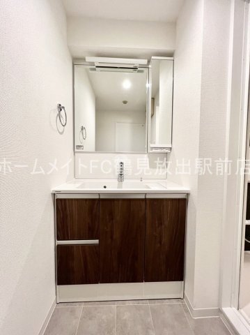 拡大写真:東大阪市稲田上町2丁目 7階705の独立洗面台