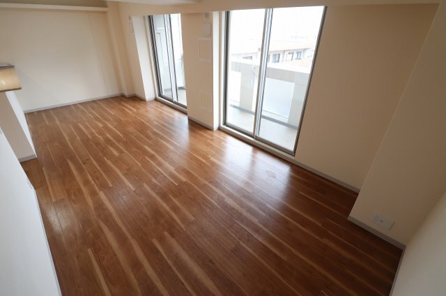 拡大写真:GRATIACOURT 4階402の居間