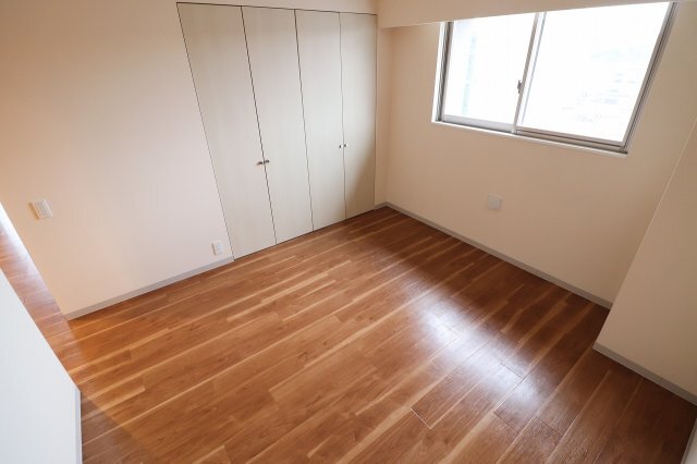 拡大写真:GRATIACOURT 4階402の居間