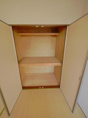 拡大写真:エミネンスB 1階105の収納