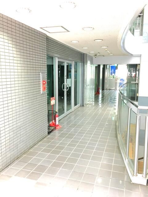 拡大写真:サーカス学芸大学 1階1のエントランス