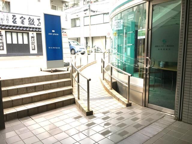 拡大写真:サーカス学芸大学 1階1のエントランス