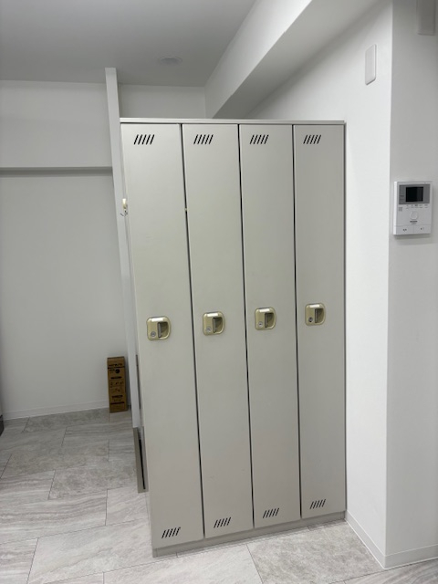 拡大写真:シャトー新高円寺 4階402のロッカー