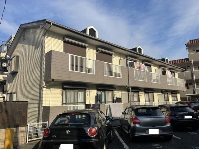 ピニエール高野台B棟の外観