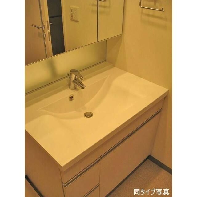 拡大写真:コンフォリア東池袋WEST 9階907の洗面所