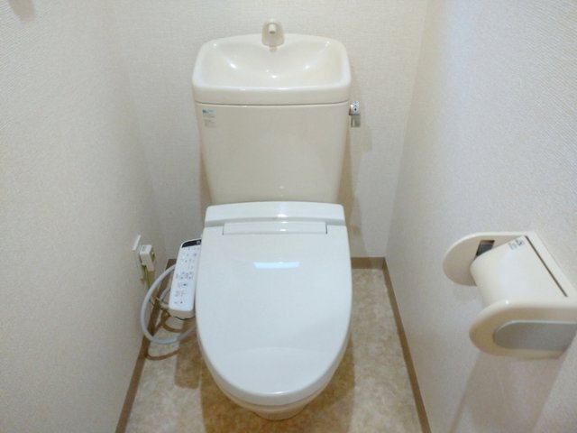 拡大写真:コアロード春日 3階301のトイレ