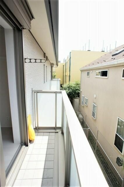 拡大写真:Lien Paulier 2階202のバルコニー