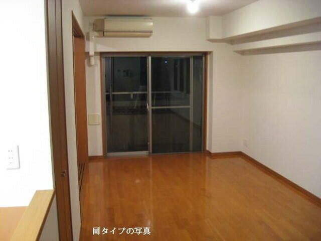 拡大写真:コンフォリア下落合 3階306の居間