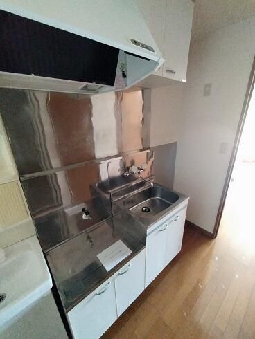 拡大写真:シャルマン草加Ⅲ 1階102のキッチン