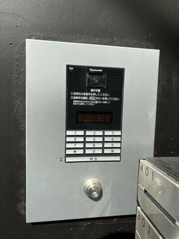 拡大写真：コンフォートわせだ 1階102のエントランス