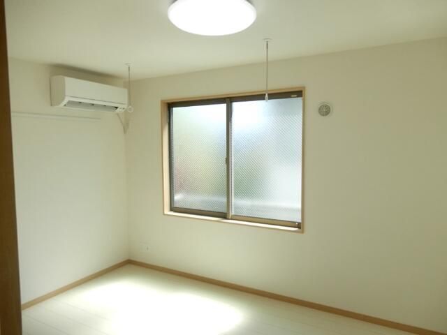拡大写真:casatakeya 2階2の寝室