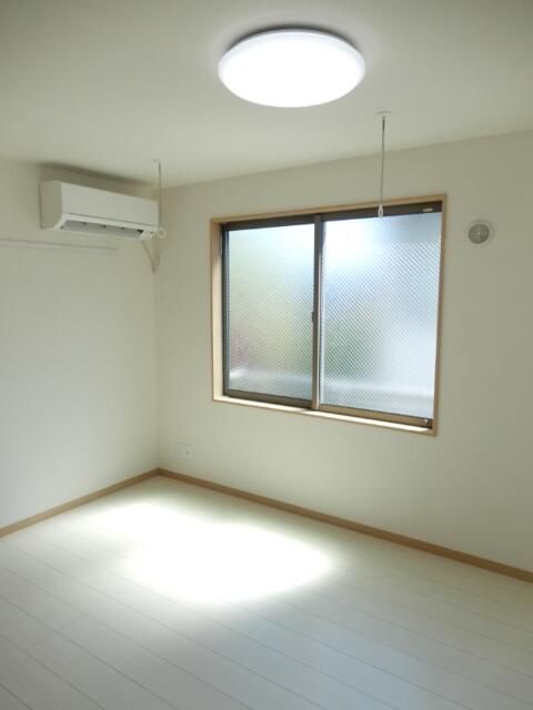 拡大写真:casatakeya 2階2の寝室