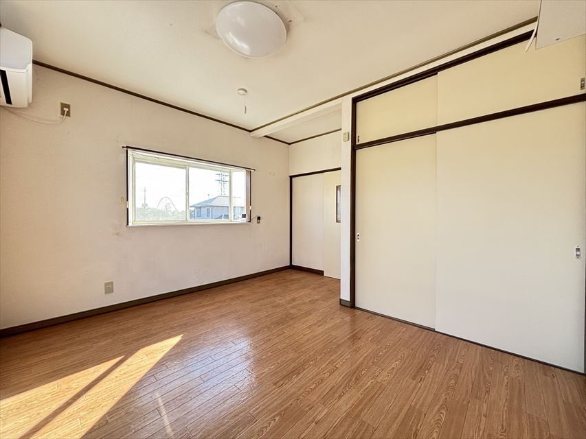 拡大写真：島村ハイツ３ 2階206の居間